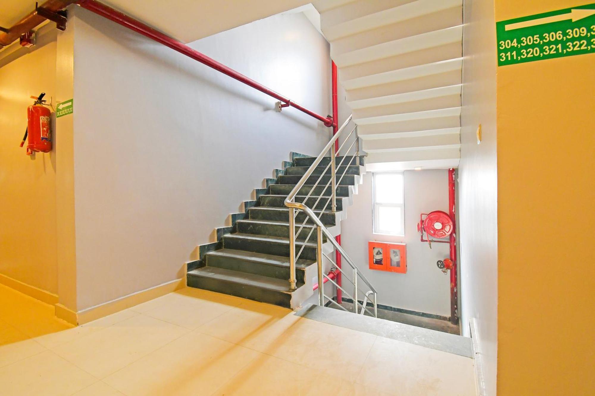 Hotel Super Townhouse Mancheswar Industrial Estate Bhubaneswar Esterno foto