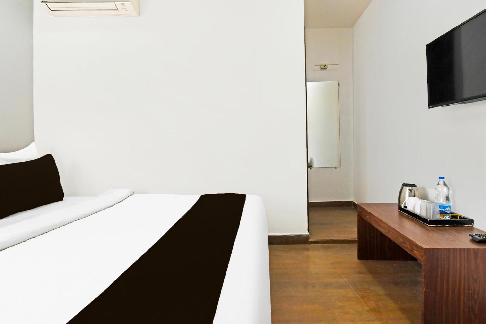 Hotel Super Townhouse Mancheswar Industrial Estate Bhubaneswar Esterno foto